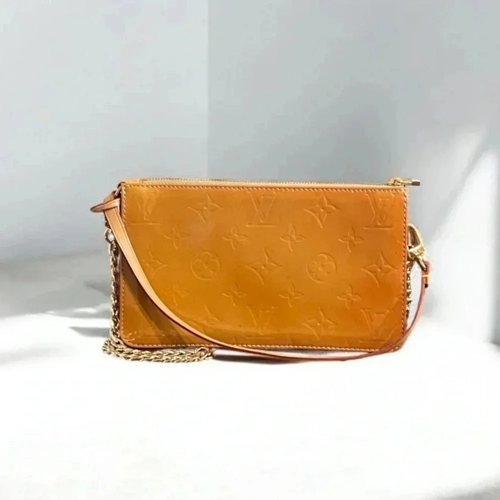 Louis Vuitton Lexington Vernis Pouchette